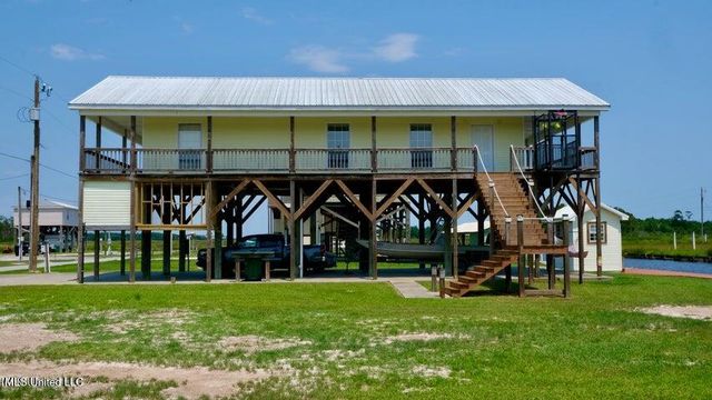 9019 Saint Teresa Drive, Bay Saint Louis, MS 39520