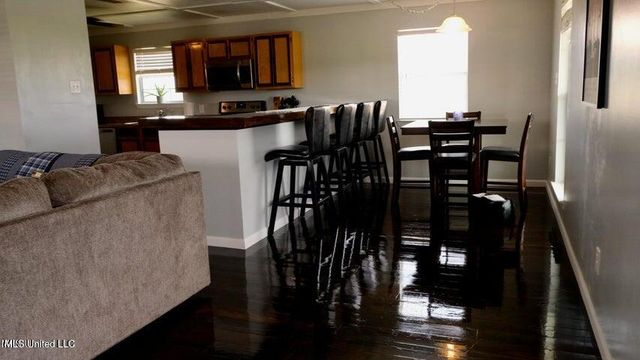 9019 Saint Teresa Drive, Bay Saint Louis, MS 39520