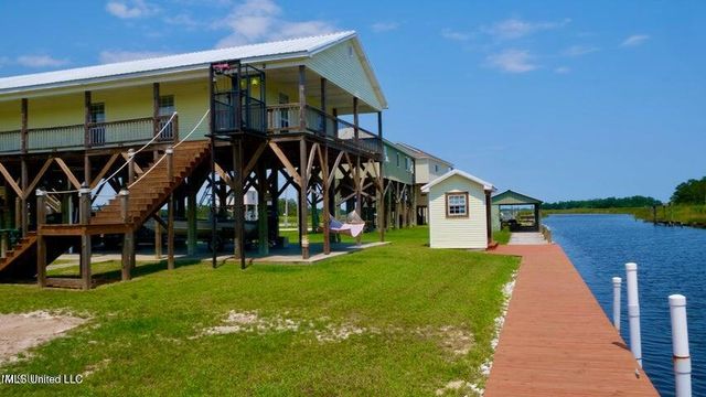 9019 Saint Teresa Drive, Bay Saint Louis, MS 39520