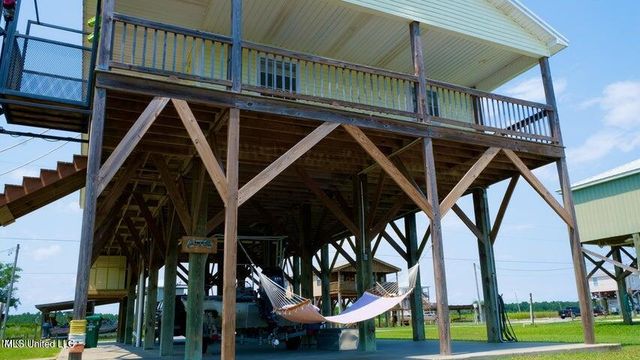 9019 Saint Teresa Drive, Bay Saint Louis, MS 39520