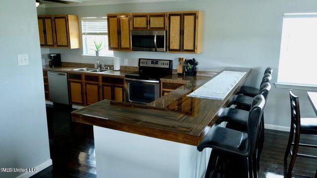 9019 Saint Teresa Drive, Bay Saint Louis, MS 39520