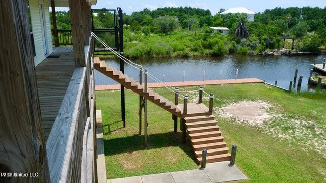 9019 Saint Teresa Drive, Bay Saint Louis, MS 39520