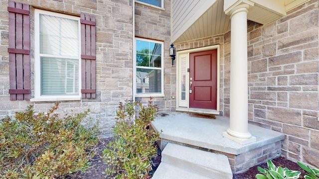 3019 N Spurway Drive, Ann Arbor, MI 48105