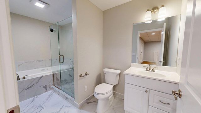 3019 N Spurway Drive, Ann Arbor, MI 48105