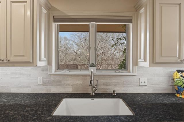 12 Rustic Hills Street, Norman, OK 73072