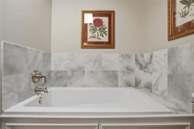 12 Rustic Hills Street, Norman, OK 73072