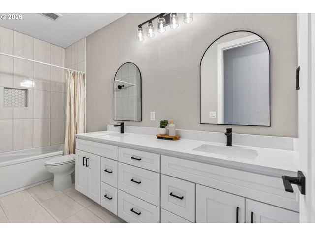 5513 Ne 43RD Pl, Vancouver, WA 98661