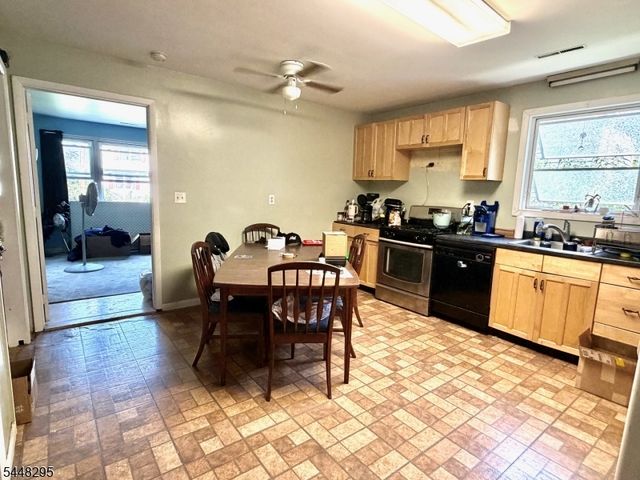 94 S 16Th Ave, Manville Boro, NJ 08835