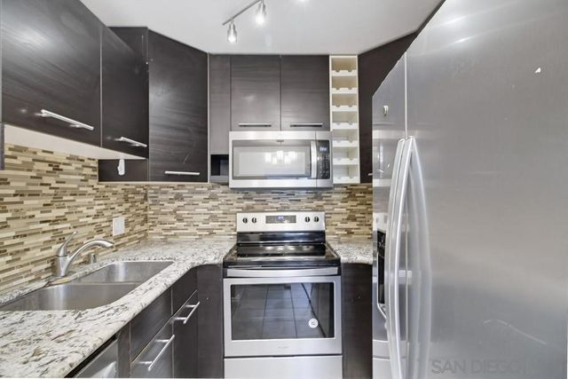 4060 Rosenda Ct 226, San Diego, CA 92122