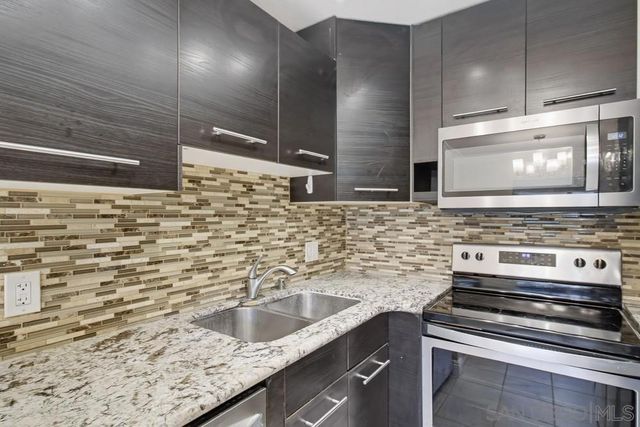 4060 Rosenda Ct 226, San Diego, CA 92122