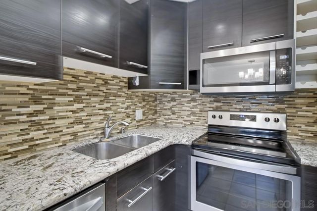 4060 Rosenda Ct 226, San Diego, CA 92122