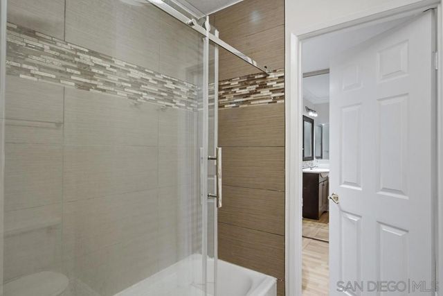 4060 Rosenda Ct 226, San Diego, CA 92122