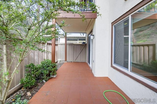 4060 Rosenda Ct 226, San Diego, CA 92122