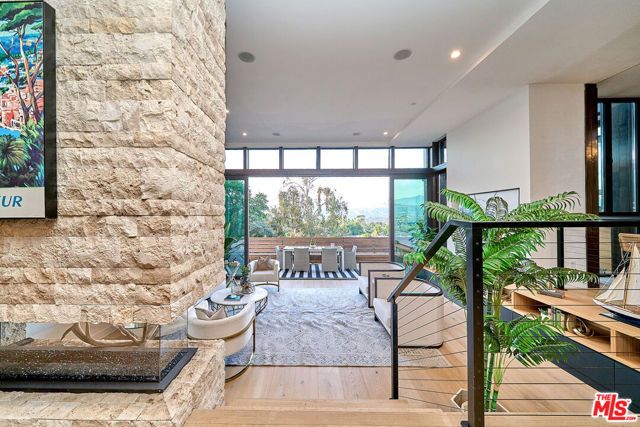 4209 Sea View Lane, Los Angeles, CA 90065