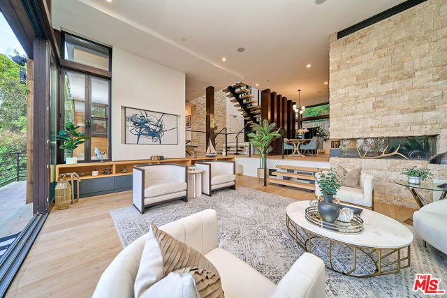 4209 Sea View Lane, Los Angeles, CA 90065