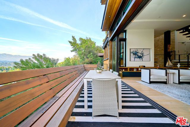 4209 Sea View Lane, Los Angeles, CA 90065