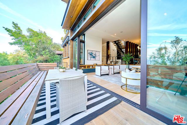 4209 Sea View Lane, Los Angeles, CA 90065