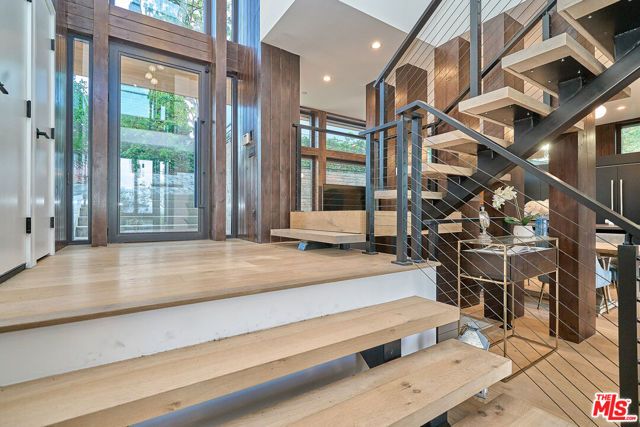 4209 Sea View Lane, Los Angeles, CA 90065