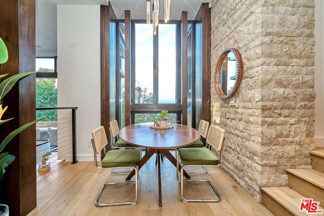 4209 Sea View Lane, Los Angeles, CA 90065