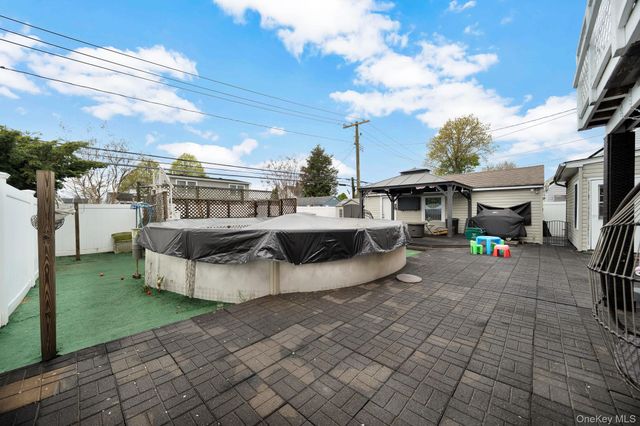 226 Old Farm Road, Levittown, NY 11756
