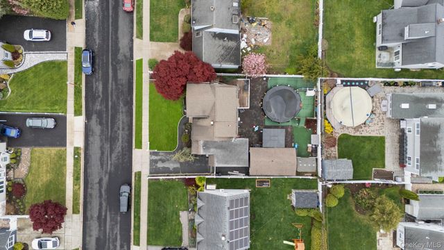 226 Old Farm Road, Levittown, NY 11756