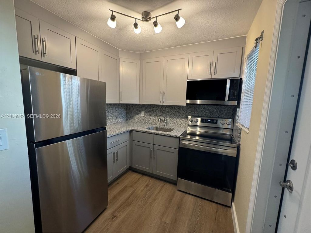 707 S 19th Avenue 3, Hollywood, FL 33020