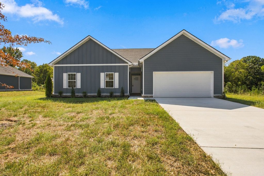 113 Centennial Ln, Columbia, TN 38401