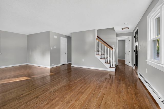 10 Bradford Drive, Merrimack, NH 03054