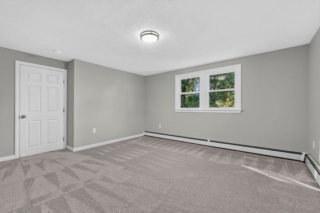 10 Bradford Drive, Merrimack, NH 03054