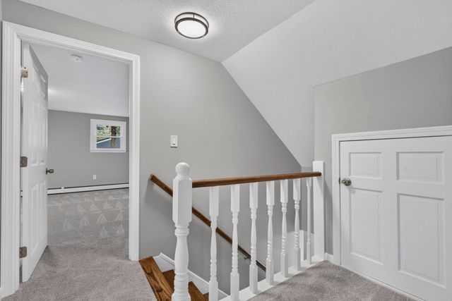 10 Bradford Drive, Merrimack, NH 03054