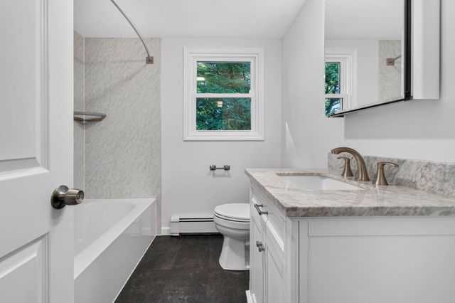 10 Bradford Drive, Merrimack, NH 03054