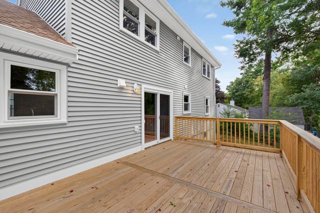 10 Bradford Drive, Merrimack, NH 03054
