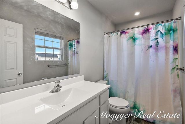 5764 Kiverton Ridge Drive Se, City Of Kentwood, MI 49508