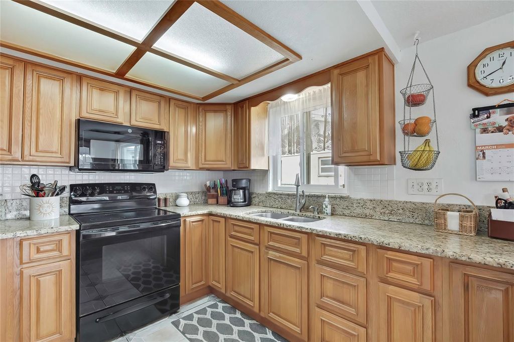 Image 11 of property listing at 6601 SEA RANCH DRIVE, Hudson, FL 34667