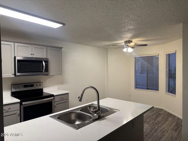 5236 W PEORIA Avenue 102, Glendale, AZ 85302