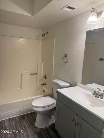 5236 W PEORIA Avenue 102, Glendale, AZ 85302
