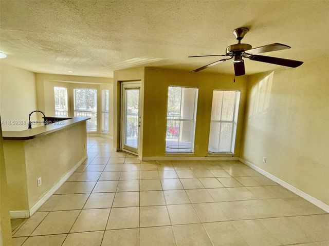 977 Riverside Dr 227, Coral Springs, FL 33071