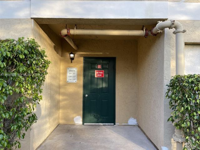 977 Riverside Dr 227, Coral Springs, FL 33071