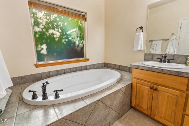 61119 Lodgepole Drive, Bend, OR 97702