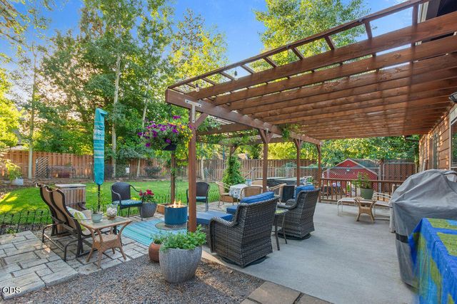 61119 Lodgepole Drive, Bend, OR 97702