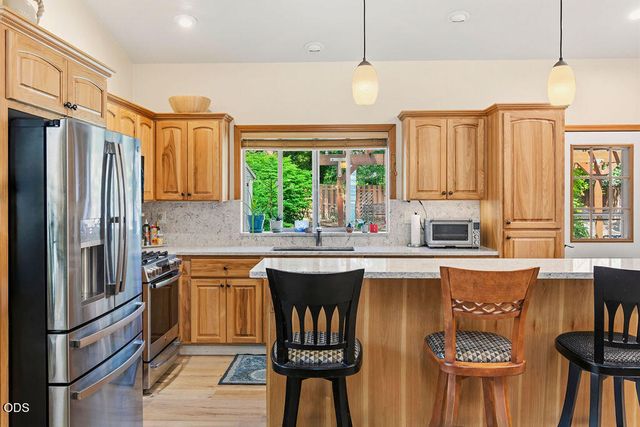 61119 Lodgepole Drive, Bend, OR 97702