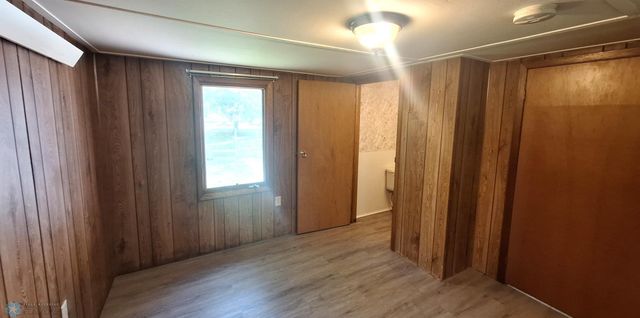 102 2nd Street N, Fairmount, ND 58030