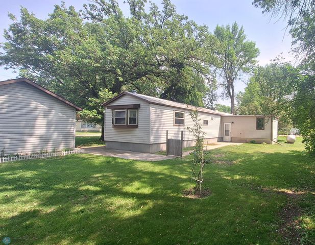 102 2nd Street N, Fairmount, ND 58030
