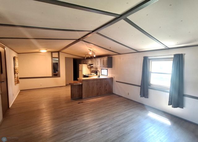 102 2nd Street N, Fairmount, ND 58030