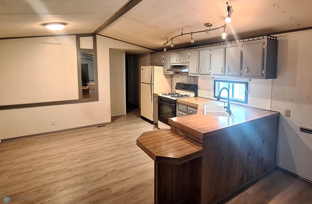 102 2nd Street N, Fairmount, ND 58030