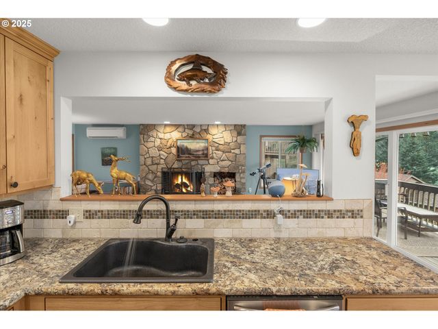 68653 E BOWMANS Cir, Welches, OR 97067