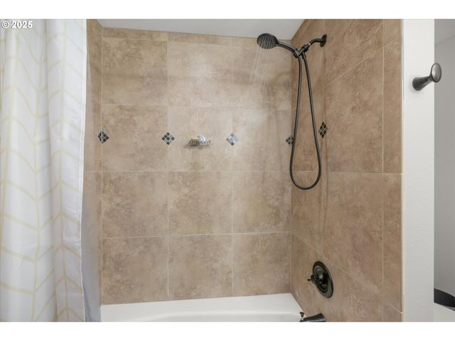 68653 E BOWMANS Cir, Welches, OR 97067