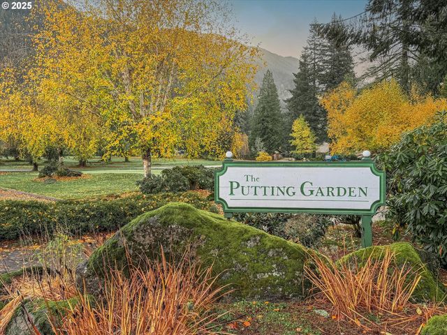 68653 E BOWMANS Cir, Welches, OR 97067