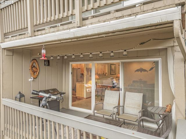 68653 E BOWMANS Cir, Welches, OR 97067