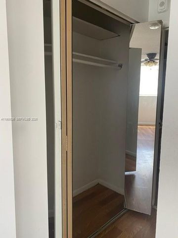 16465 NE 22nd Ave 118, North Miami Beach, FL 33160